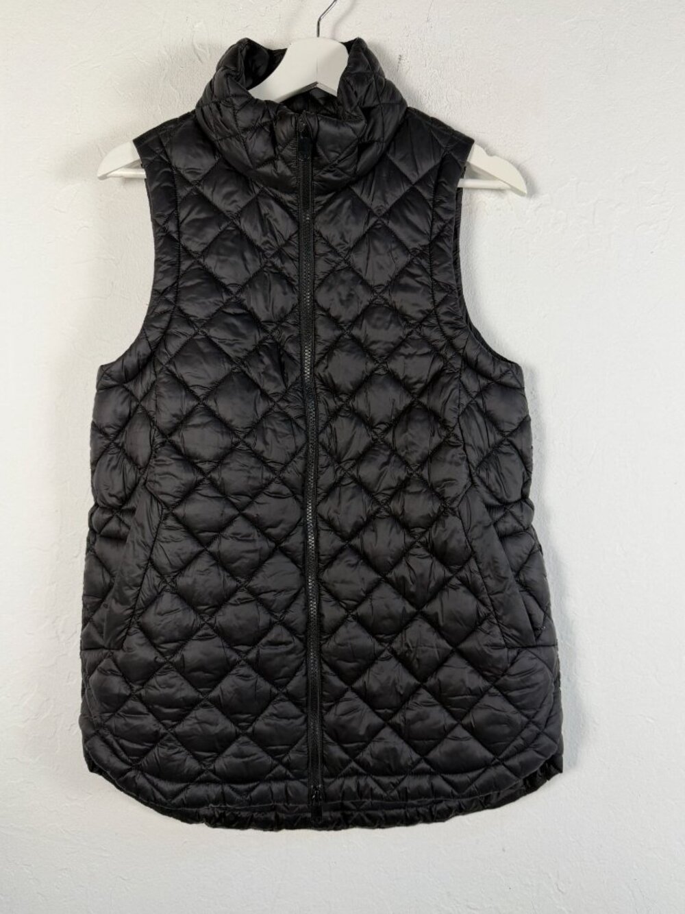 Athleta Whisper Featherless Quilted Vest Small Black Mock Neck Puffer Full-Zip